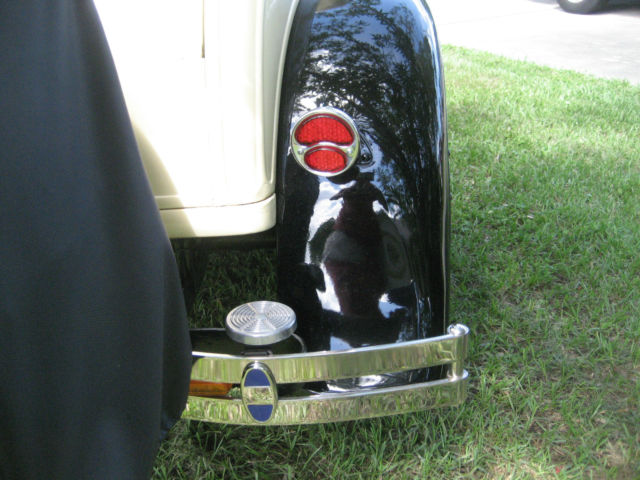 1930 Ivory Ford Model A Coupe 5 windows