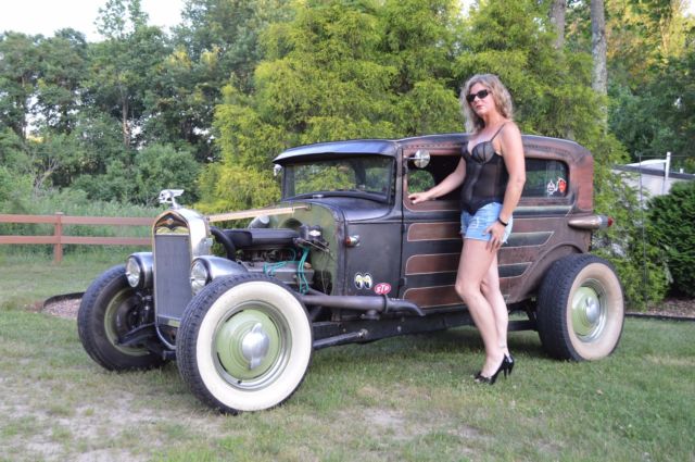 1930 pitina Ford Model A 2 door sedan