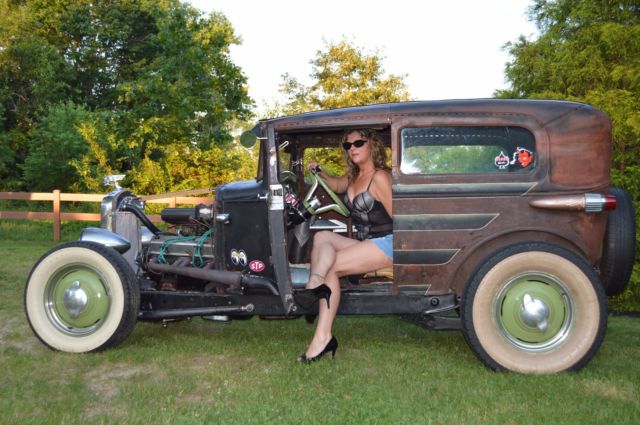 1930 pitina Ford Model A 2 door sedan