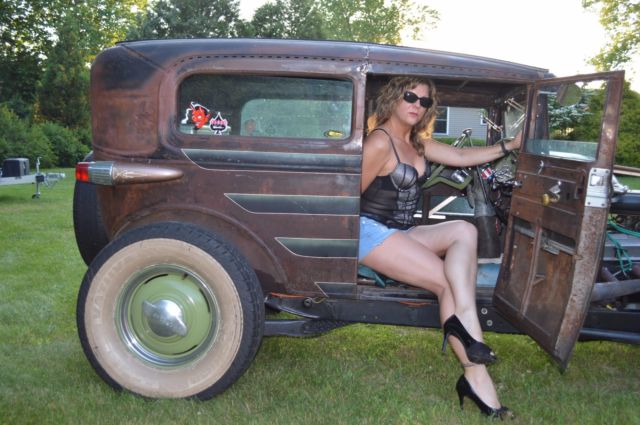 1930 pitina Ford Model A 2 door sedan