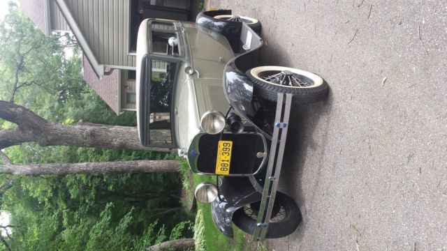 1930 Green/black Ford Model A Sedan