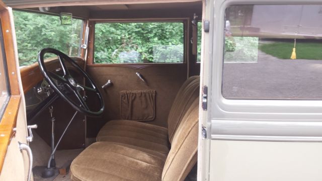 1930 Green/black Ford Model A Sedan