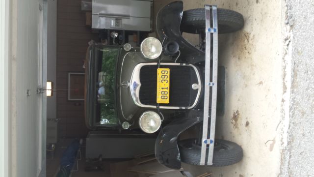 1930 Green/black Ford Model A Sedan