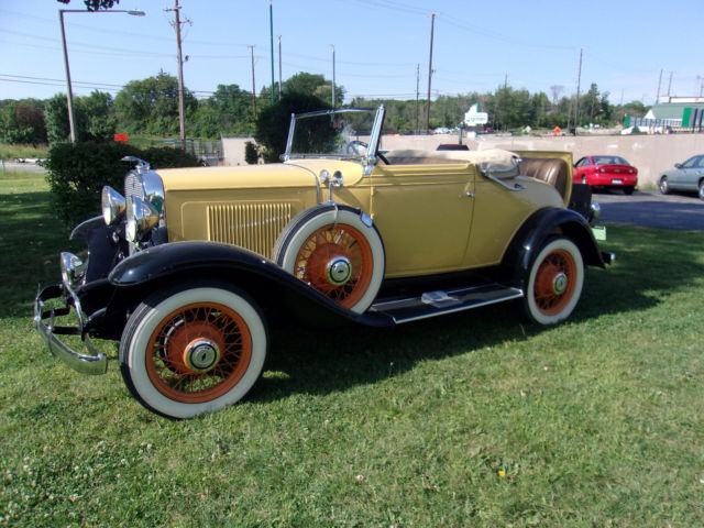 1931 BEIGE/BLACK Chevrolet CABROILET Convertible