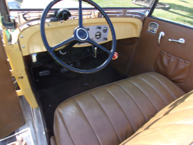 1931 BEIGE/BLACK Chevrolet CABROILET Convertible