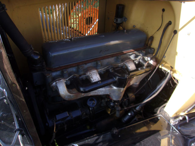 1931 BEIGE/BLACK Chevrolet CABROILET Convertible