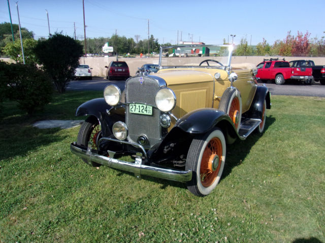 1931 BEIGE/BLACK Chevrolet CABROILET Convertible