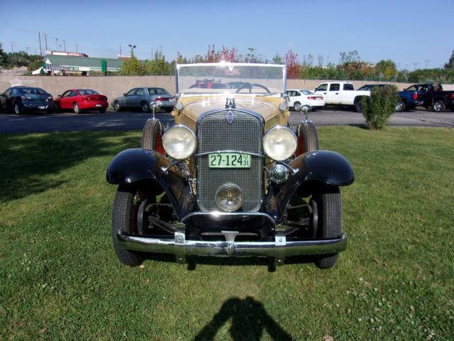 1931 BEIGE/BLACK Chevrolet CABROILET Convertible