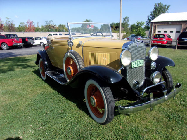1931 BEIGE/BLACK Chevrolet CABROILET Convertible