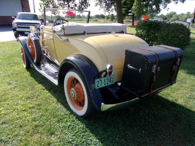 1931 BEIGE/BLACK Chevrolet CABROILET Convertible