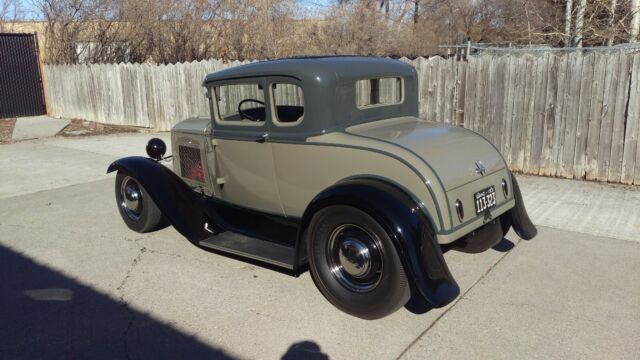 1931 gray chickle Ford Model A Coupe