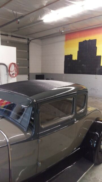 1931 gray chickle Ford Model A Coupe