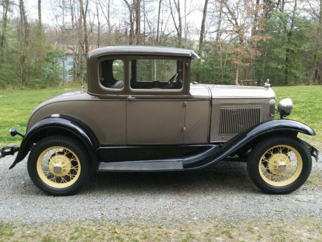1931 Chicle Drab Ford Model A Coupe
