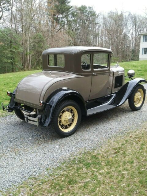 1931 Chicle Drab Ford Model A Coupe