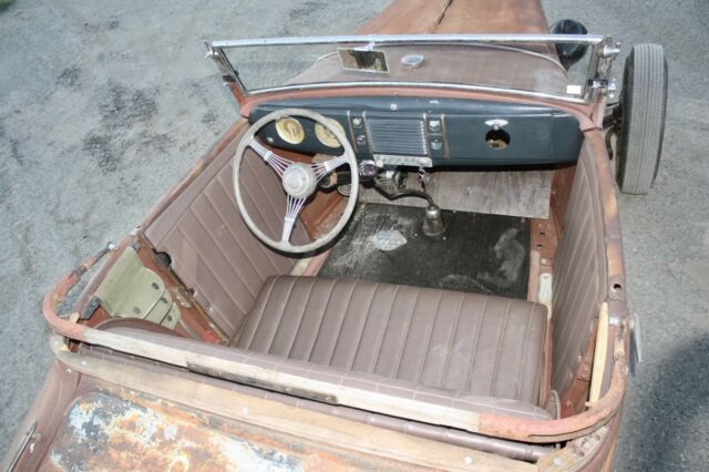 1931 Brown Ford Model A Roadster