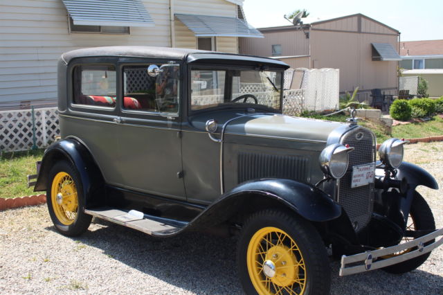 1931 Green/Black Ford Model A Sedan