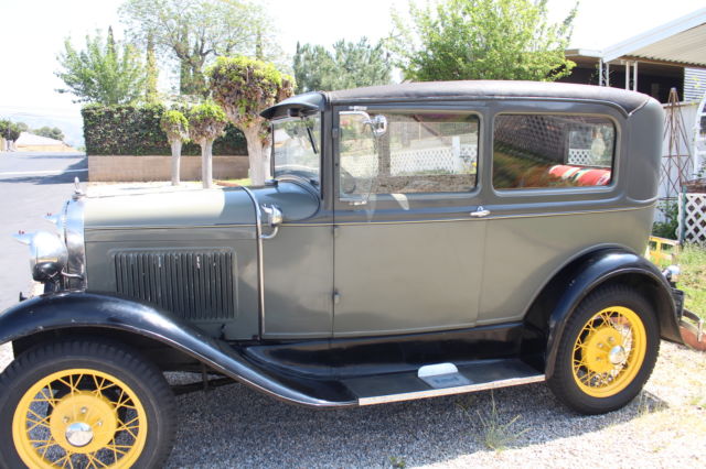 1931 Green/Black Ford Model A Sedan