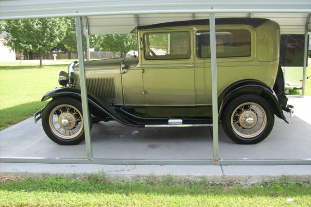 1931 ginger ale/black Ford Model A Sedan