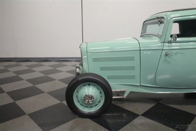 1932 Green Ford Coupe