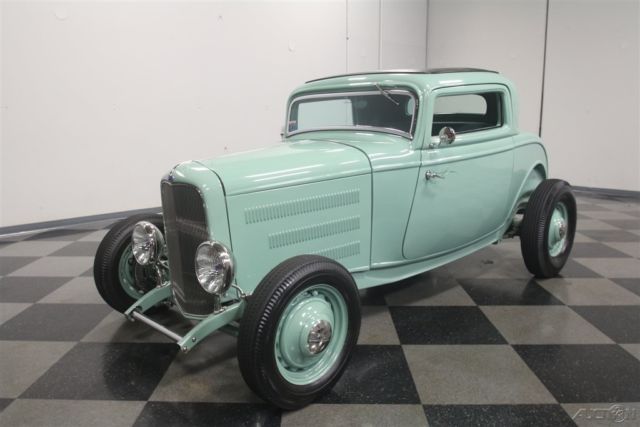 1932 Green Ford Coupe
