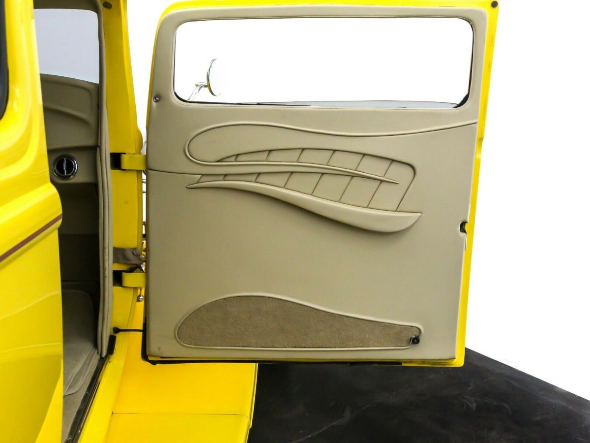 1932 Yellow Ford TUDOR Sedan