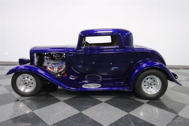 1932 Blue Ford 3-Window