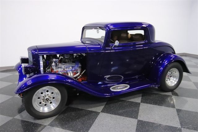 1932 Blue Ford 3-Window