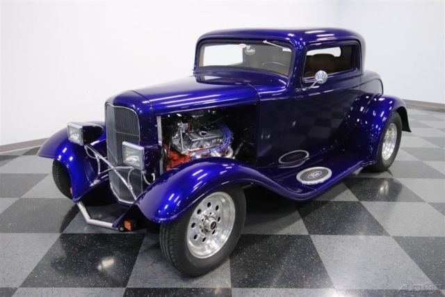 1932 Blue Ford 3-Window