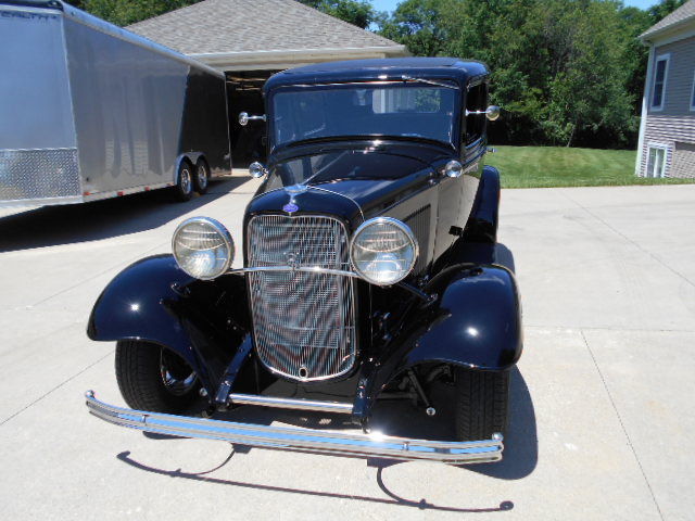 1932 Black Ford 2dr sedan