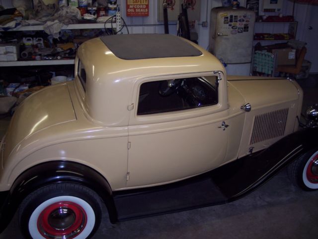 1932 Tan/Black Ford Other Coupe
