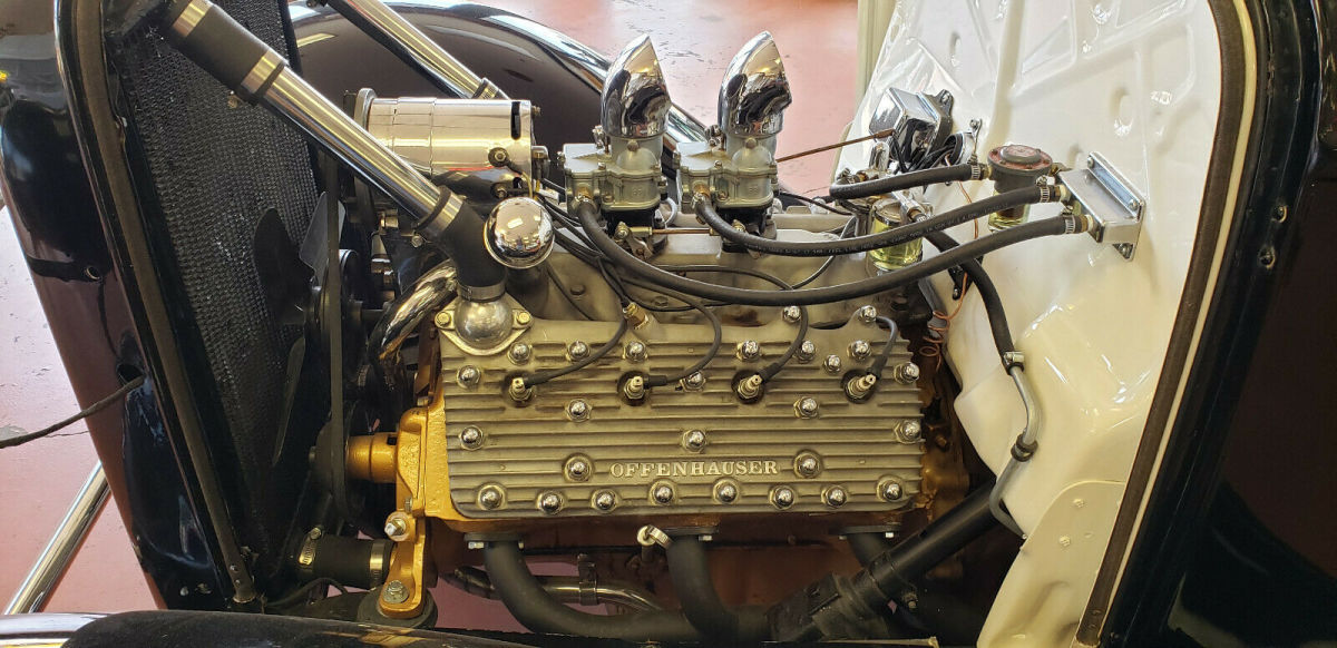 1932 Black Ford 3 WINDOW DELUXE COUPE Coupe