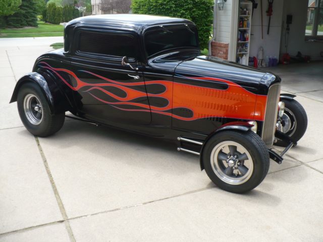 1932 Black Ford 3 window Coupe