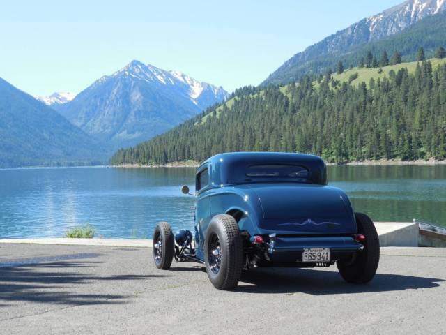1932 Blue Ford 3 WINDOW COUPE Coupe