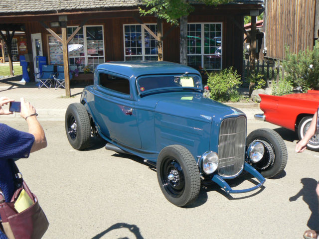 1932 Blue Ford 3 WINDOW COUPE Coupe
