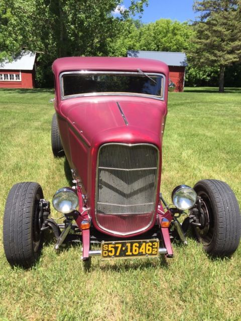 1932 Burgundy Ford coupe 2 door highboy