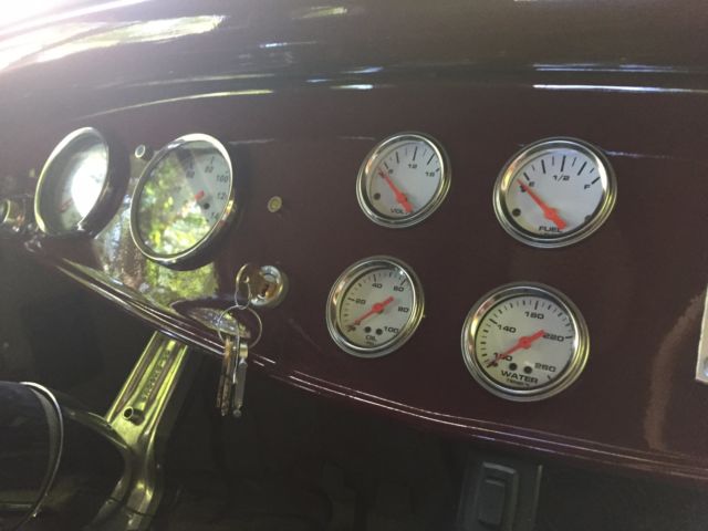 1932 Burgundy Ford coupe 2 door highboy