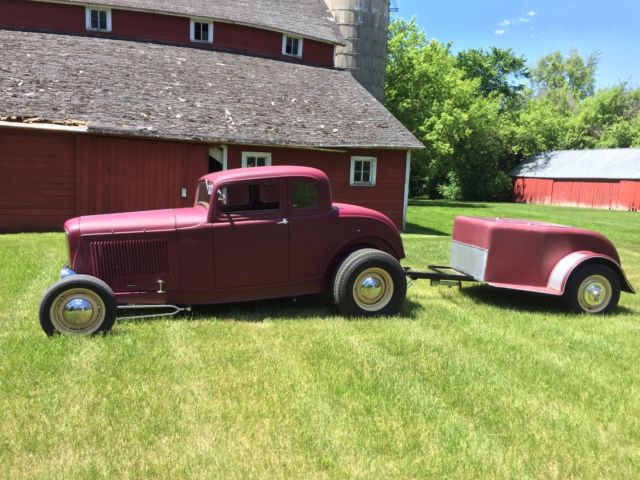 1932 Burgundy Ford coupe 2 door highboy