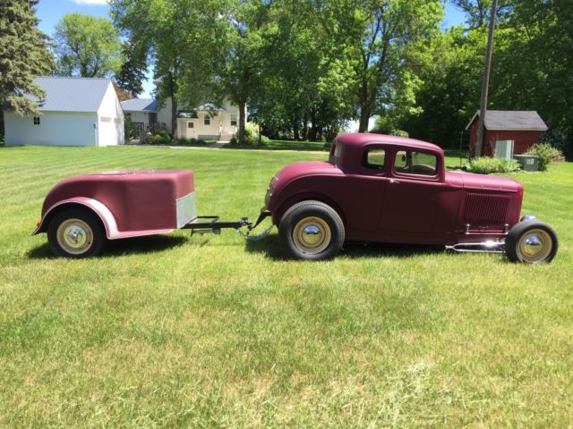 1932 Burgundy Ford coupe 2 door highboy