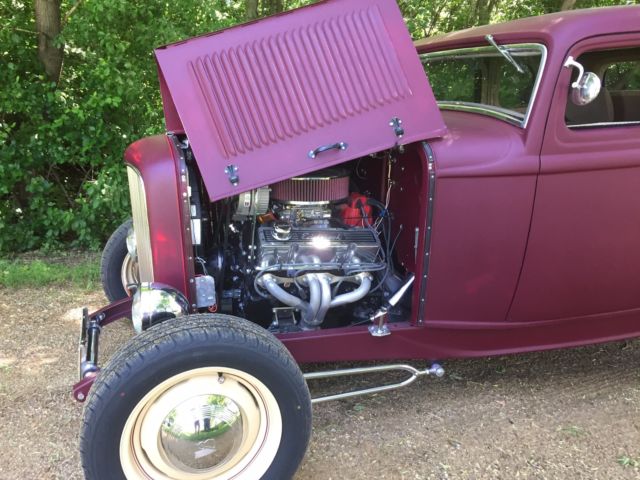 1932 Burgundy Ford coupe 2 door highboy