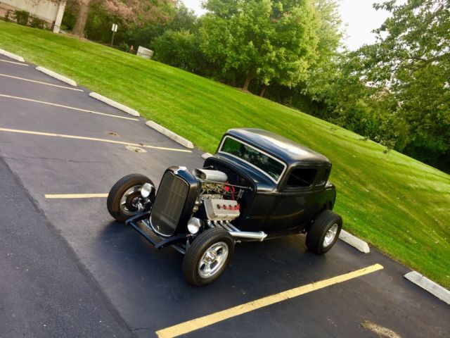 1932 Black Ford 5 Window Coupe Coupe