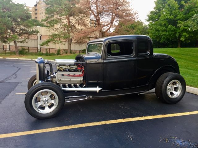 1932 Black Ford 5 Window Coupe Coupe