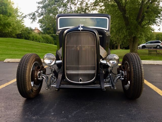 1932 Black Ford 5 Window Coupe Coupe
