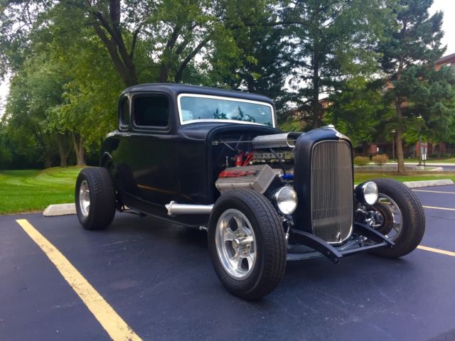 1932 Black Ford 5 Window Coupe Coupe