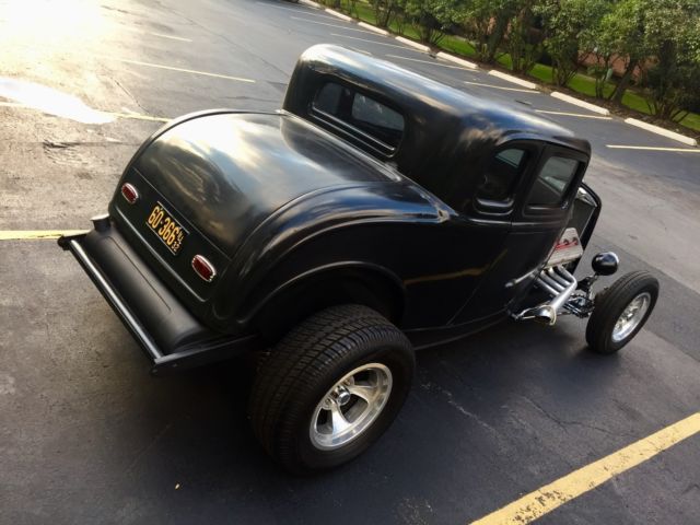 1932 Black Ford 5 Window Coupe Coupe