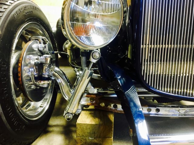 1932 Ming Blue Ford 32' 5 Window Coupe Coupe