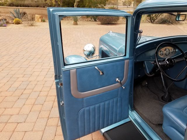 1932 Blue Ford 32 Coupe Coupe