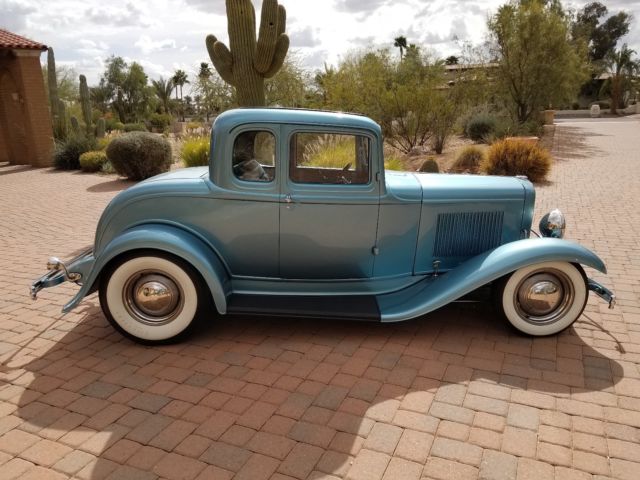 1932 Blue Ford 32 Coupe Coupe