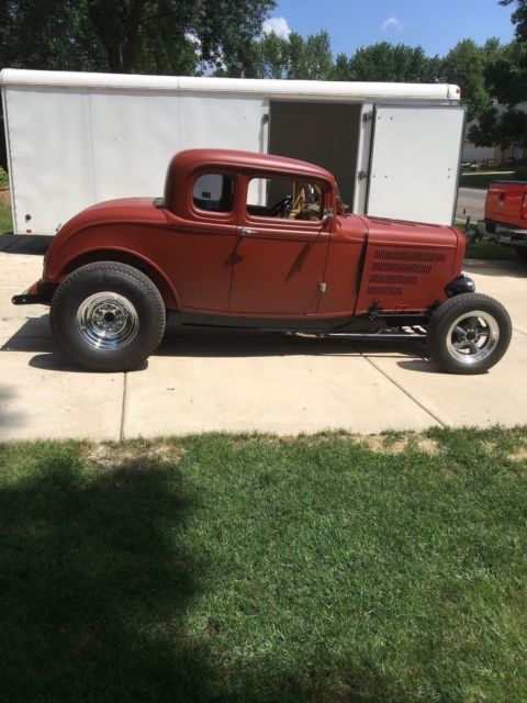 1932 red Ford Ford 5 wd coupe