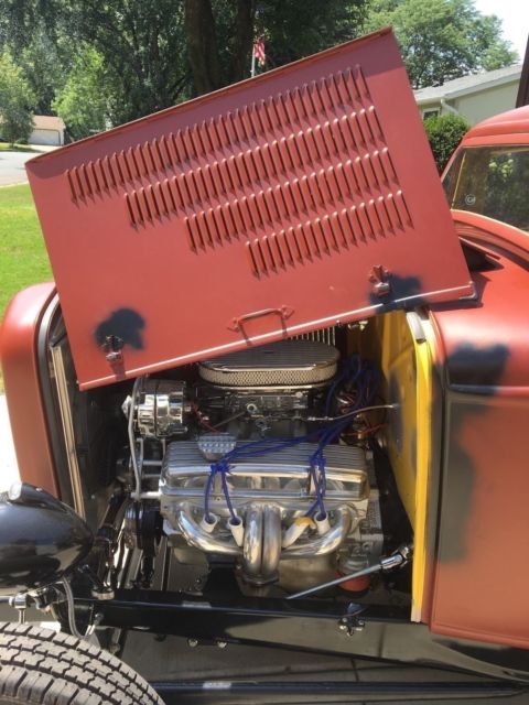 1932 red Ford Ford 5 wd coupe