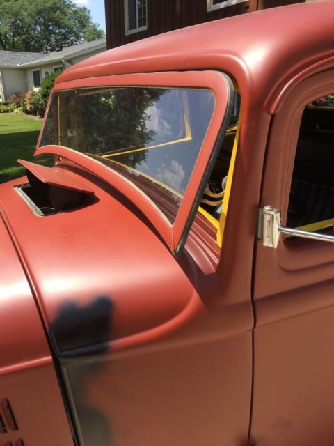 1932 red Ford Ford 5 wd coupe